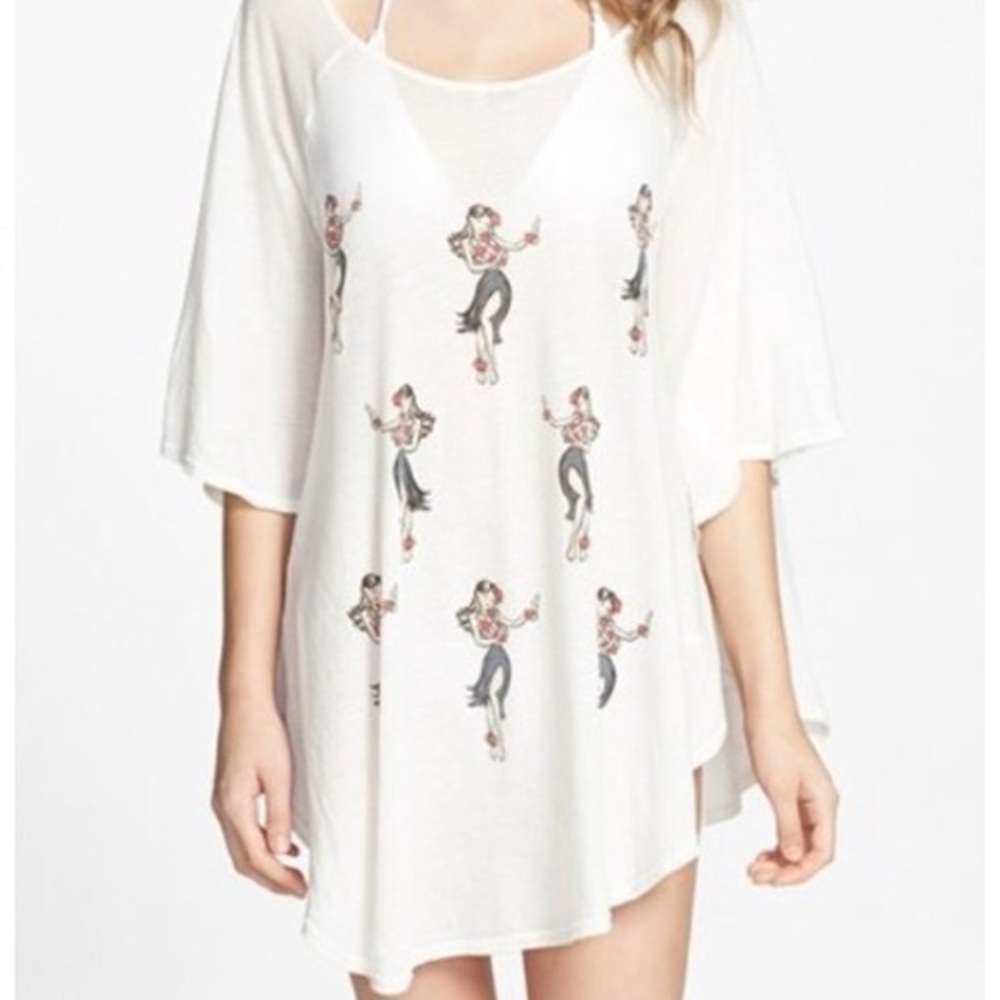 WILDFOX Swim oversize Hula girl top